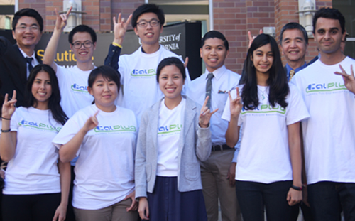 CalPlug manager Arthur Zhang (back left) and Calit2 Irvine Director GP Li (back right) join CalPlug  student researchers in show of team pride with a group Rip 'Em Eaters hand sign.